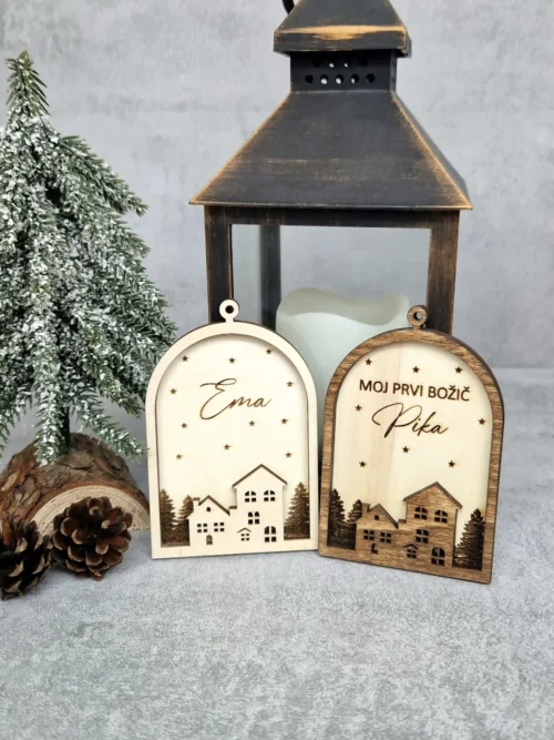 Unikaten božični okrasek iz lesa z možnostjo personalizacije