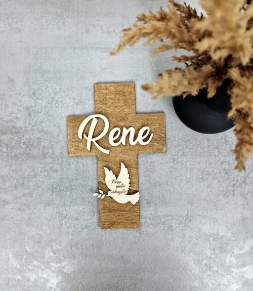 Personaliziran leseni križ z golobom Leseni spominski križ z imenom in golobom