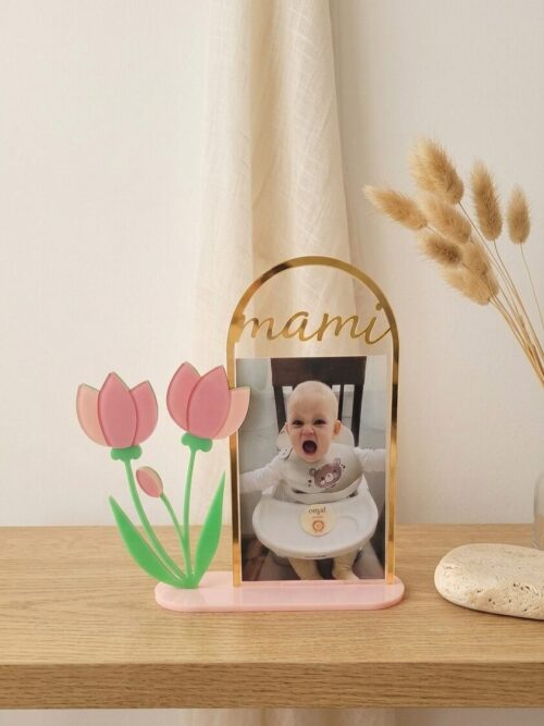 Personaliziran pleksi okvir “Tulipani za mami”