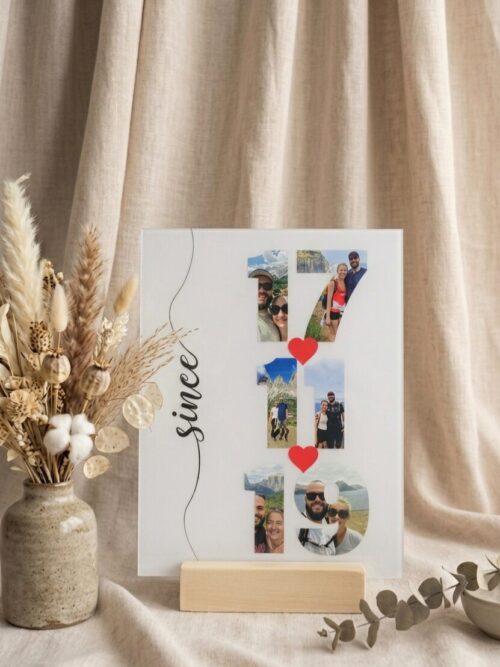 Personaliziran okvir z datumom obletnice in fotografijami, 18x24 cm