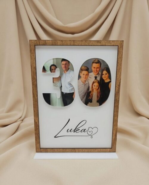 Personaliziran foto okvir – starost po izbiri Personaliziran foto okvir s starostjo po izbiri in fotografijo